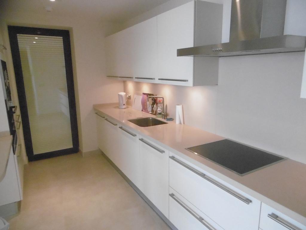 Lets In The Sun Samara Apartment Marbella