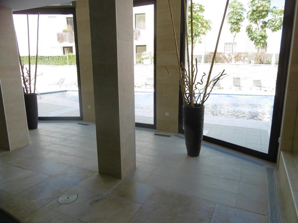 Lets In The Sun Samara Apartment