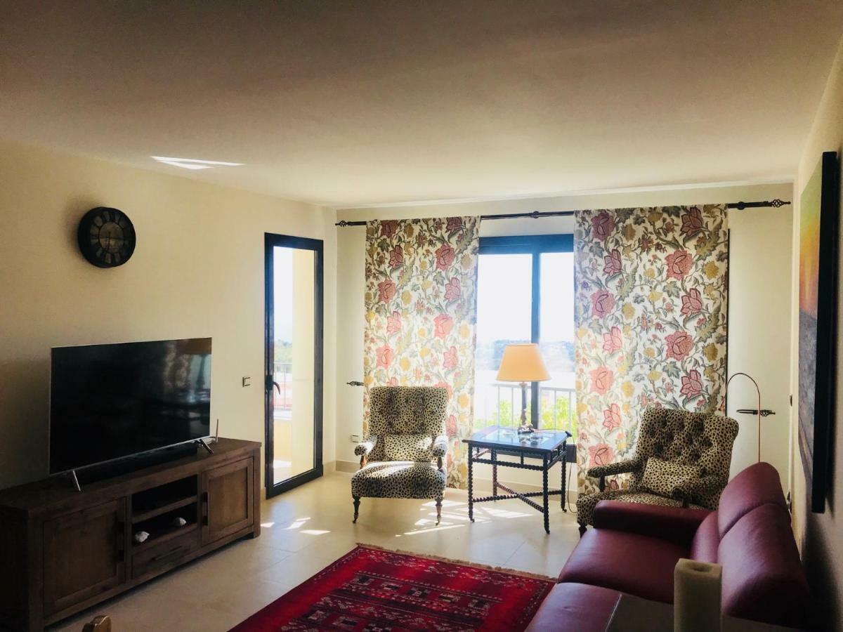 Apartment Lets In The Sun Samara *